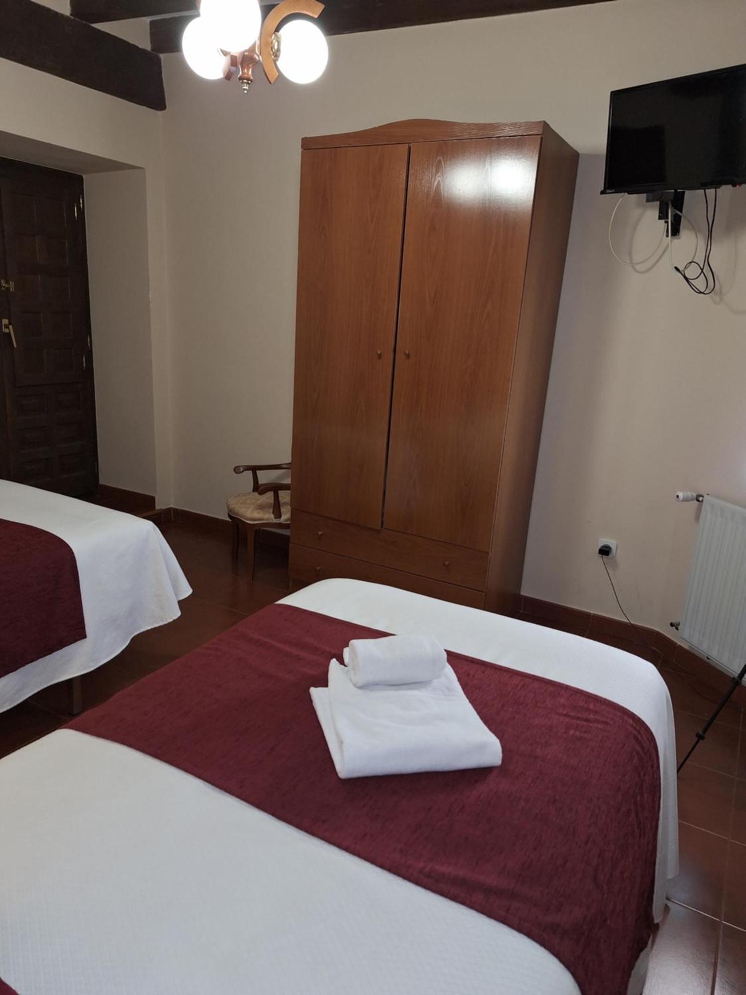 Hostal Rio Duero Молинос де Дуеро Екстериор снимка